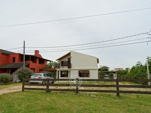 Agüita Linda En Punta Del Diablo