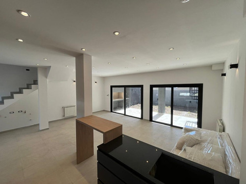 Venta Duplex 3 Dormitorios Nuevo Rincones Mananti