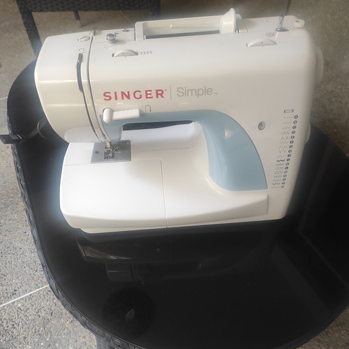 Maquina De Coser Singer.