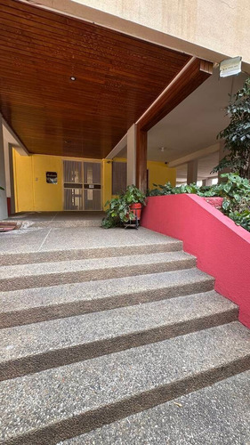 Apartamento En Venta En Piso Bajo Urb Valles De Camoruco Acv 278416