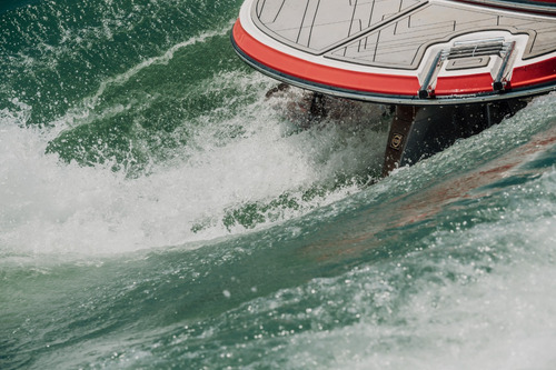 Lancha Ventura 220 Surf 2025 Wake Masterboat Malibu