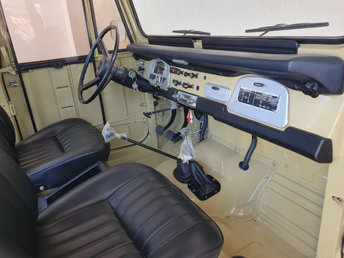 Imagen 10 de 18 de Toyota Fj 40 Macho