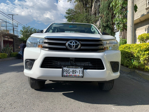 Imagen 12 de 15 de Toyota Hilux Doble Cabina