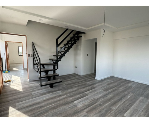 Duplex 4d+2b+1e En Urbanización Privada El Bosque
