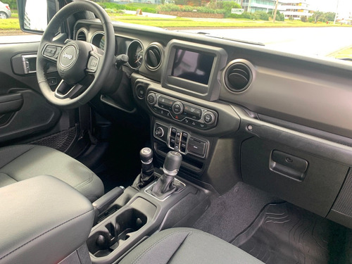 Jeep Gladiator Sport 4x4