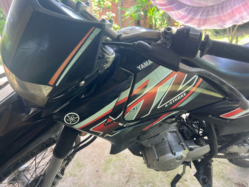 La Yamaha Xtz 125 Se Presenta Como Una Motocicleta Versátil.