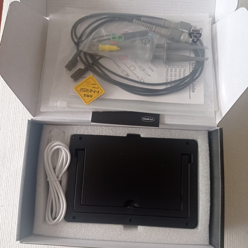 Osciloscopio Digital Portátil De2 Canal 100mhz Fnirsi 1013d