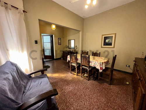 Casa En Venta Zelaya 2657, Barrio Alberdi Rosario