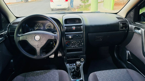 Chevrolet Astra 2.0 Advantage Flex Power 5p