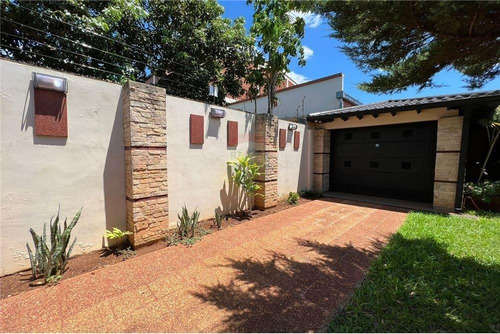 Vendo Casa Amoblada En El Barrio Arroyo Porã De Cambyreta, Ruta Sexta: 2 Habitaciones Y 2 Baños.
