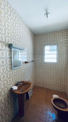 Imagem 7 de 16 de Casa Com Espaço Para Piscina, No Bairro Savoy, Em Itanhaém