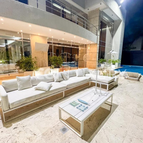 Cgi+ Luxury Lecheria Vende Espectacular Casa En La Urb. Las Villas