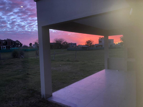 Casa En Venta O Alquiler - Santa Elena - Pilar Del Este