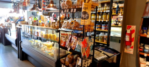 Imagen 19 de 27 de Almacén Gourmet, Fiambrería Y Vinoteca A Metros De Puente Saavedra