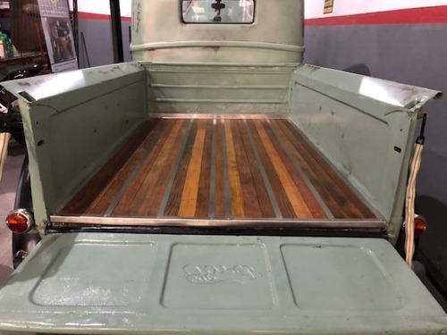 Ford Pick Up 1946 V8 No F1