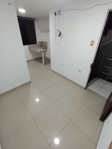 Departamento En San Borja, Mini Departamento En San Borja, Departamentos En San Borja, En Avenida Rosa Toro Cuadra 9 Cruce Con Canada Cuadra 35, Excelente Zona Comercial Todo A La Mano