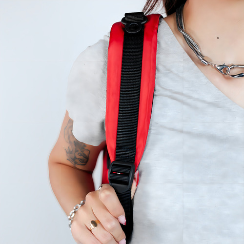 Mochila Porta Notebook Ekko Agarrate Catalina Color Rojo