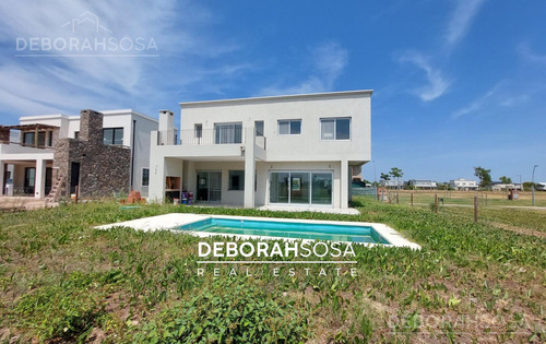 Casa En Venta Puertos Del Lago-escobar-5 Ambientes-maschwitz-escobar