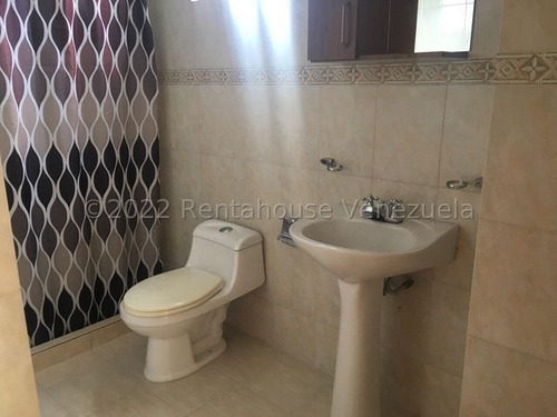Imagen 24 de 30 de Casa En Alquiler Ciudad Roca, Barquisimeto , Zona Este, Amoblada, Tanque Subterraneo , Planta Electrica. Contacto 0424-5620928 Flex 22-25424 Z19