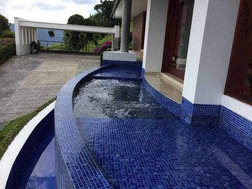 Venta Casa Campestre Conjunto Cerros Alhambra, Manizales Cod 3736917