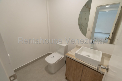 Casa (duplex) En Venta En El Cafetal, Distrito Metropolitano 25-17659