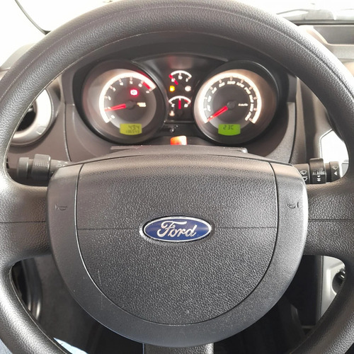 Ford Fiesta 1.6 MPI SEDAN 8V FLEX 4P MANUAL