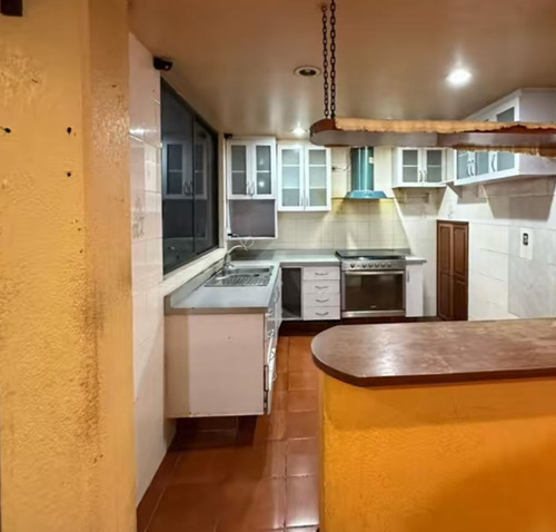 A 10 Min Del Metro Copilco, A 15 Min Del Centro Comercial Oasis Coyoacan, A 10 Min Del Estadio Olimpico Universitario A 10 Min De Plaza Loreto, Vías Rápidas De Acceso: Rio Churubusco, Periférico.