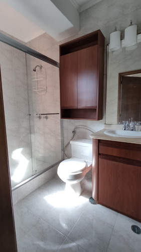 Apartamento En La Ave. El Milagro, Costa Virginia