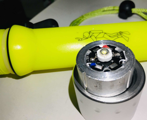 Linterna Acuática Led Submarina Buceo 3500 Lumens