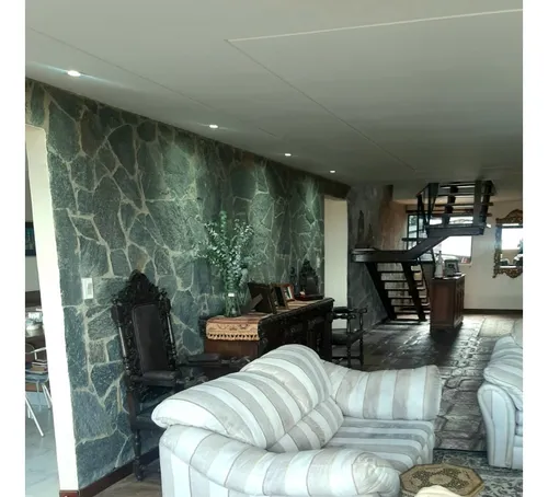 Elegante Penthouse En La Tahona