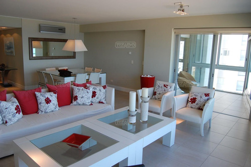 Imagen 8 de 30 de Apartamento Le Parc Piscina Piso Alto 3 Dormitorios Dependencia De Servicio Departamento En Venta Ubicado En Playa Brava, Punta Del Este, Punta Del Este / Maldonado