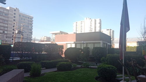 Departamento Remodelado Con Hermosas Áreas Verdes