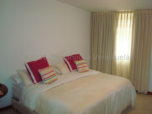 Imagen 12 de 13 de Casa Venta Tzas Del Club Hipico Mls # 21-24511 Hermosa Casa Actualizada, Fresca E Iluminada Con Mucho Potencial. Cuenta Con Hermosos Pisos De Granito Blanco.