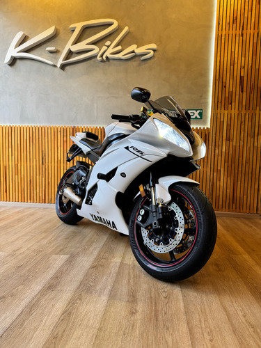 Yamaha R6
