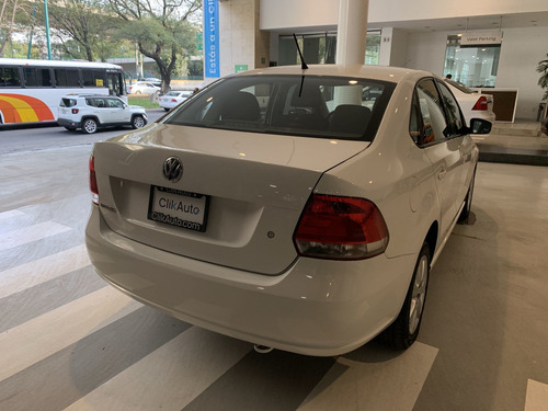 Imagen 10 de 15 de Volkswagen Vento 2014 1.6 Style Mt