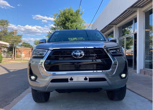 Imagen 2 de 15 de Toyota Hilux D/cabina 2.8 Tdi 204cv A/t 6 4x4 Srx 0km My2023
