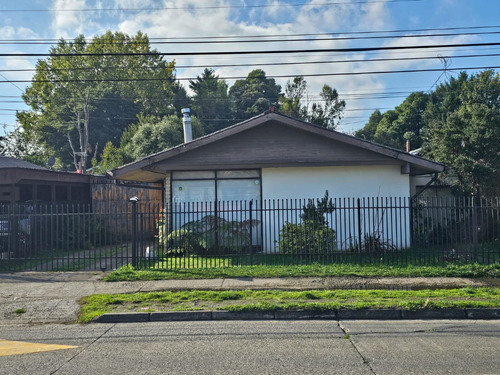 Casa Villa Tupahue En Calle San Martin