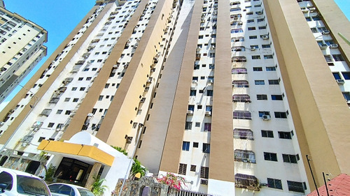 Ab Penthouse En Venta En Valencia Urb Prebo Amoblado Y Equipado Tiene 2 Terrazas Y Vistas Espectaculares Edificio Con Planta Eléctrica 50% Vigilancia Cámaras De Seguridad Amelia Ballestas