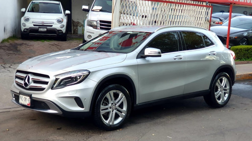 Imagen 1 de 15 de Mercedes Benz Gla 200 2017 Cgi Sport 1.6t Factura De Agencia