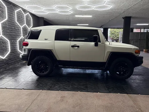 Toyota Fj Cruiser Black And White