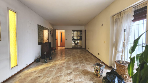 Venta. Departamento Caballito 4 Ambientes. Lavadero. 2 Cocheras