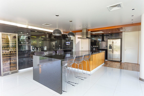 Imagen 12 de 30 de Imponente Casa Premiun A La Venta En Barrio Terralagos.