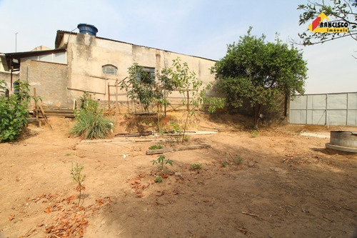 Imagem 12 de 14 de Casa À Venda, 2 Quartos, 2 Vagas, Santa Rosa - Divinópolis/mg - 44434