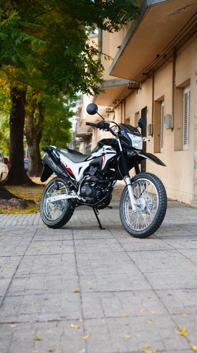 Imagen 2 de 17 de Honda Xr190l - 100% Financiada - Tomamos Tu Usada - Bike Up