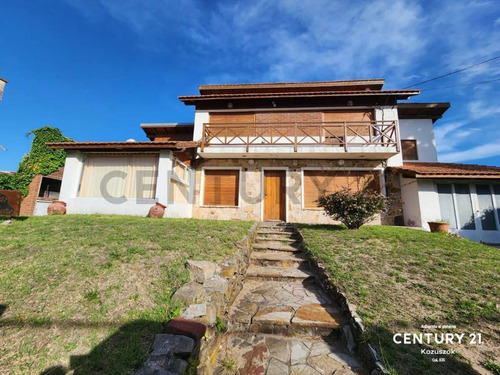 Casa De (5) Cinco Ambientes En Venta - Permuta - Villa Gesell, Costa Atlántica
