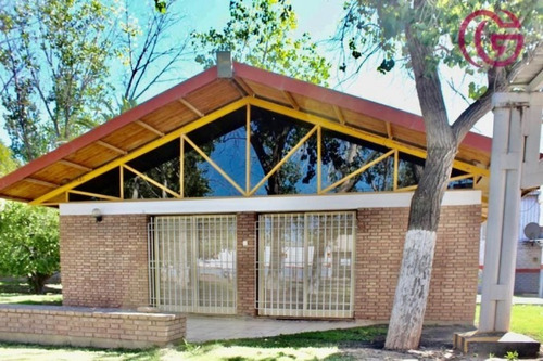 Greenwood Vende Base De Operaciones, Edificaciones Y Gran Terreno En Carril Rodriguez Peña.