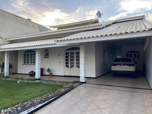 Imagem 2 de 7 de Excelente Casa Com Piscina E Jacuzzi Área De Festas 4 Dormitórios Em Camboriú Bairro Areias Próximo Ao Centro