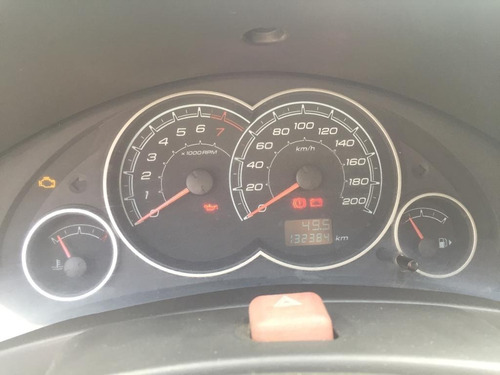 Imagem 7 de 11 de Chevrolet Celta 2013