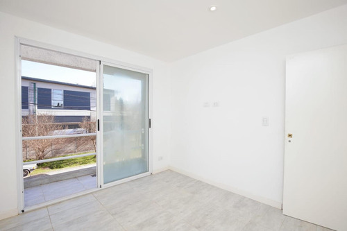 Dúplex En Venta - 2 Dormitorios 2 Baños - Pilar
