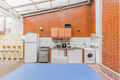 Casa. Gran Potencial Para Desarrollo Inmobiliario. Quincho Y Garage. Avellaneda Centro